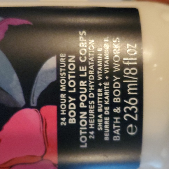 Midnight Pomegranate 24 HR moisture Body Lotion with Shea Butter + Vitamin E - Picture 2 of 3